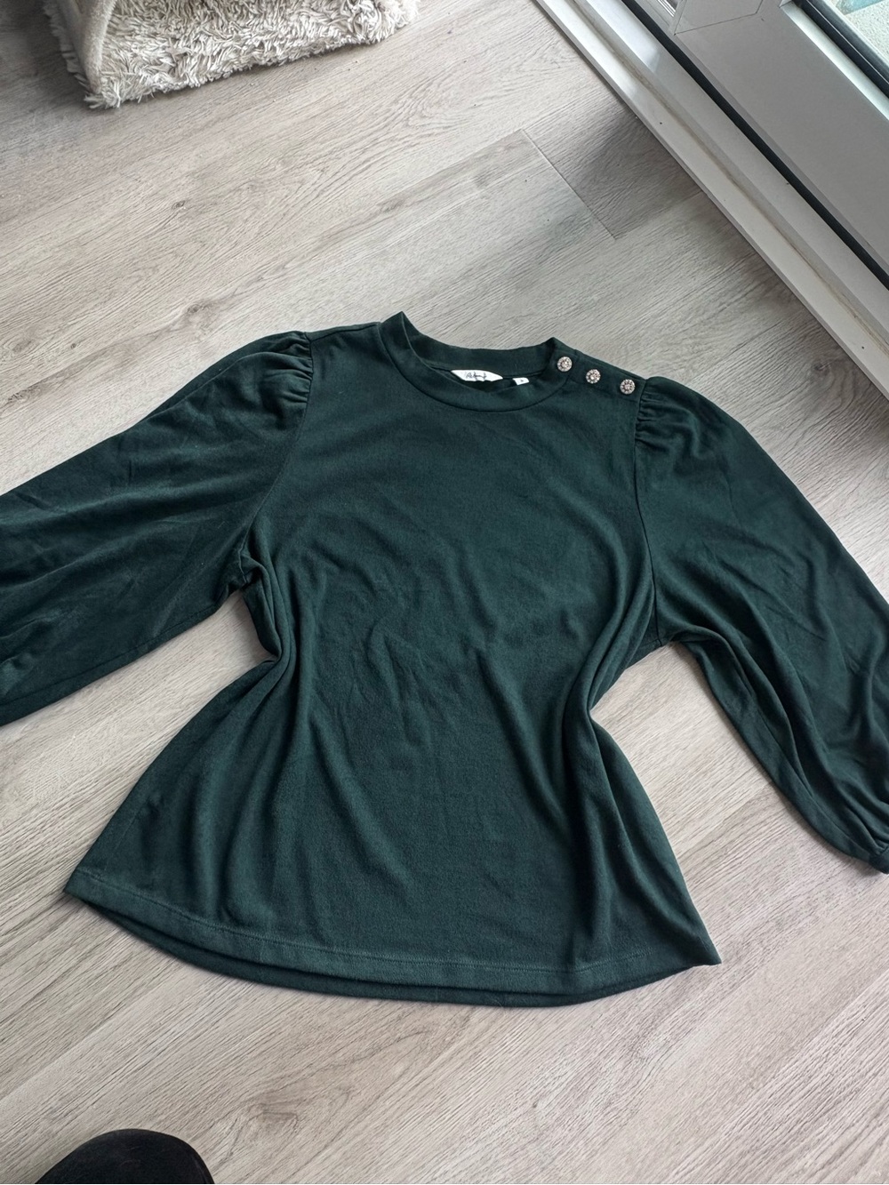 Reitmans Dark Green Puff Sleeve Crewneck Top with Shoulder Buttons